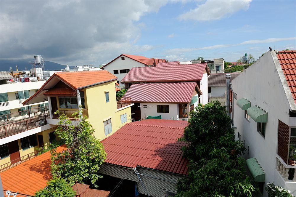 The Britannia Hotel Chiang Mai Exterior photo